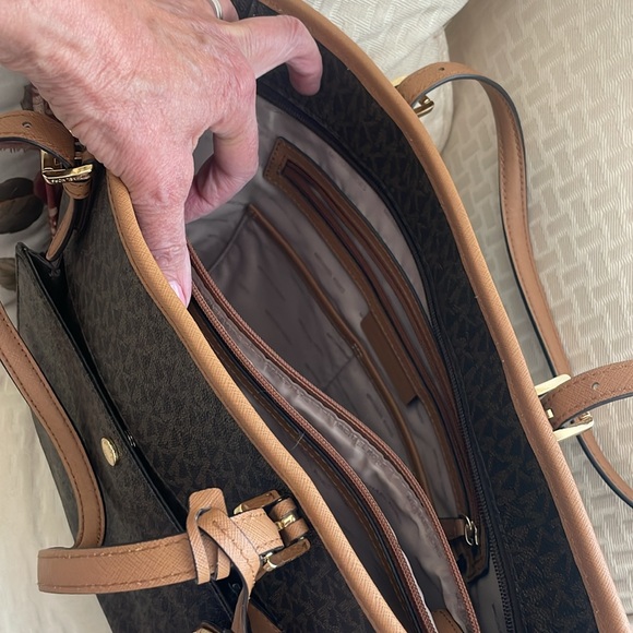 Michael Kors shoulder bag - Picture 6 of 8